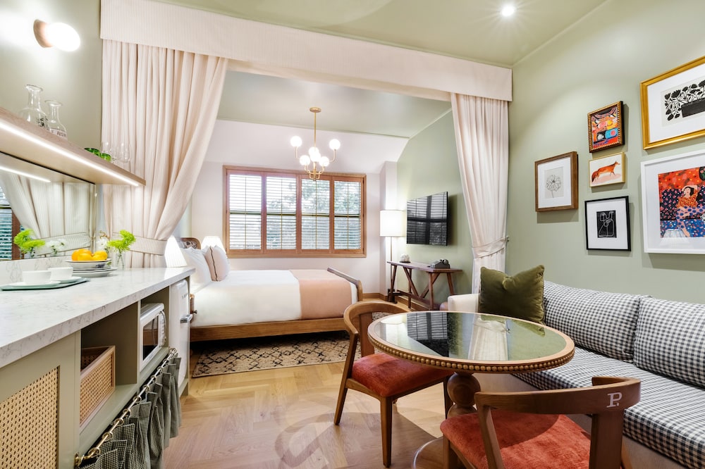 Palihouse Hyde Park Village 34/50