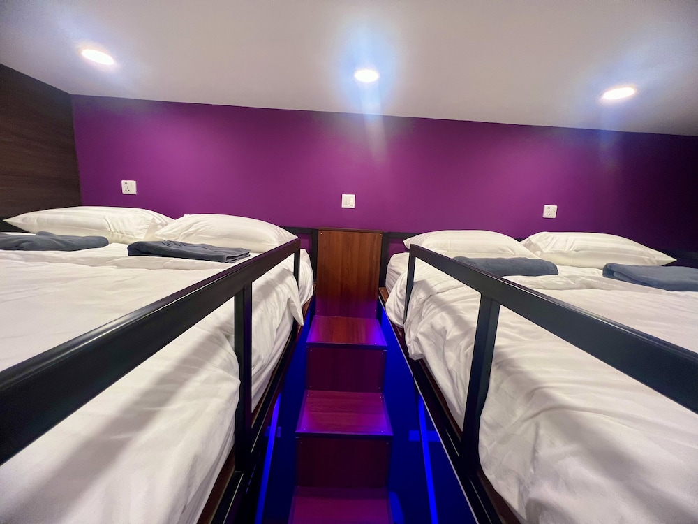 Arena Esports Hotel Bugis 9/50