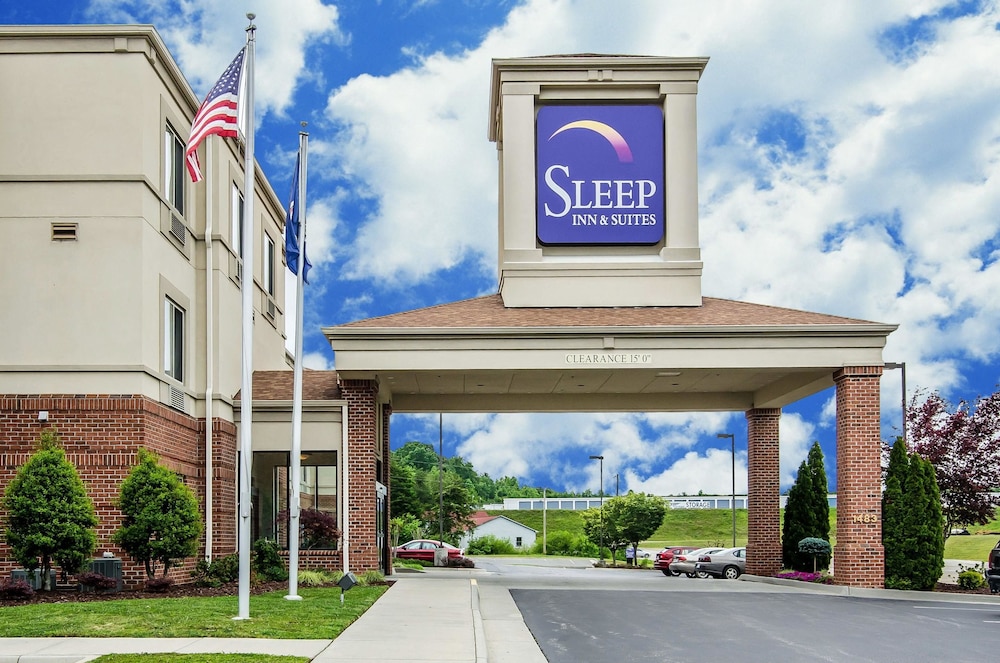 Sleep Inn & Suites Danville Hwy 58 1/35
