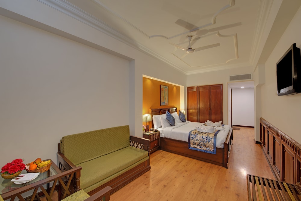 Hotel Baljees Regency 16/33