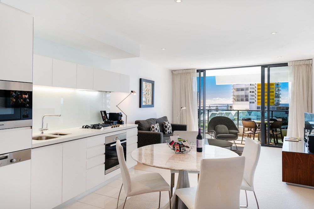 Peppers Broadbeach 54/68