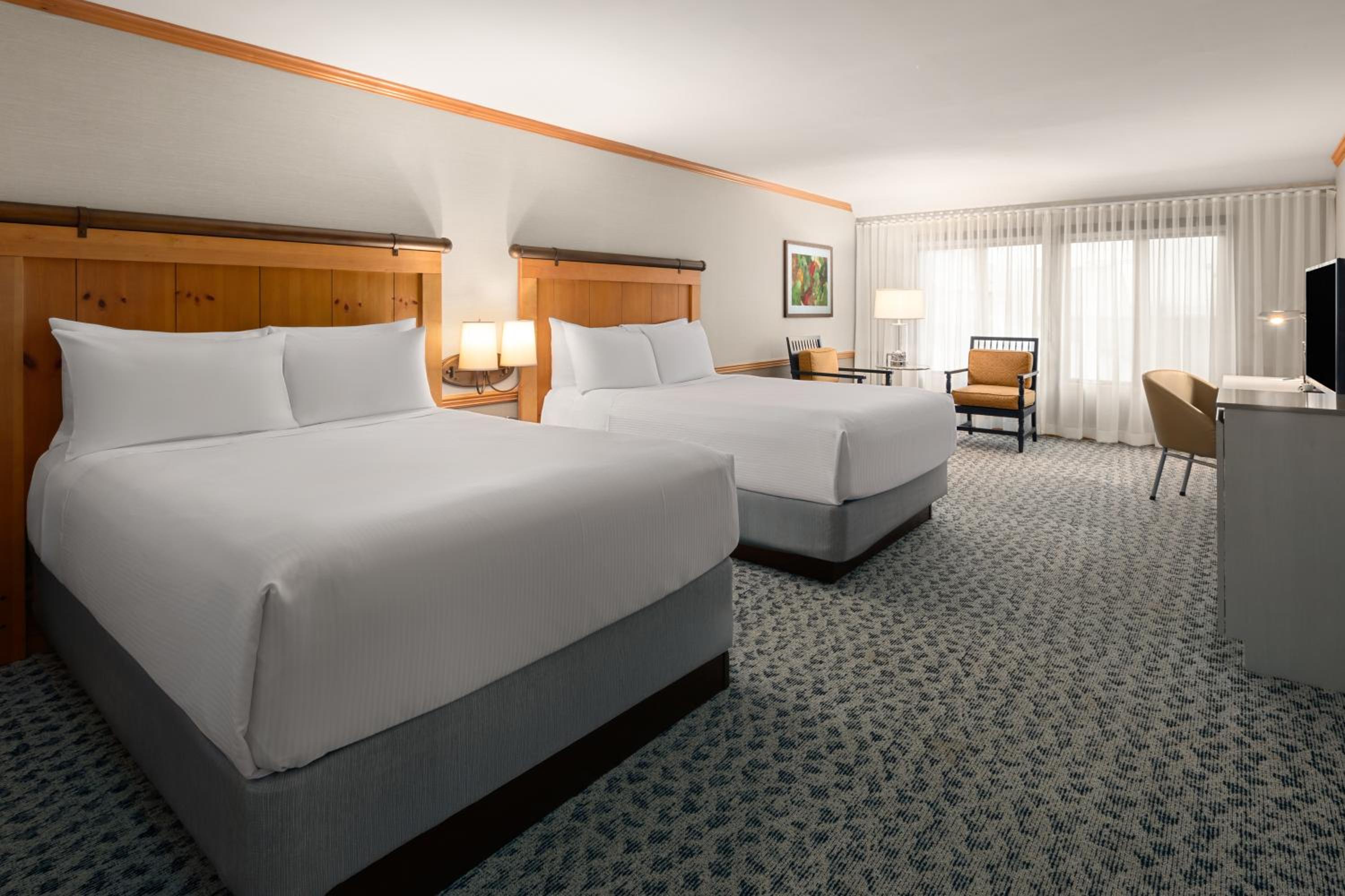 Room, Queen Bed, Water View, Accessible