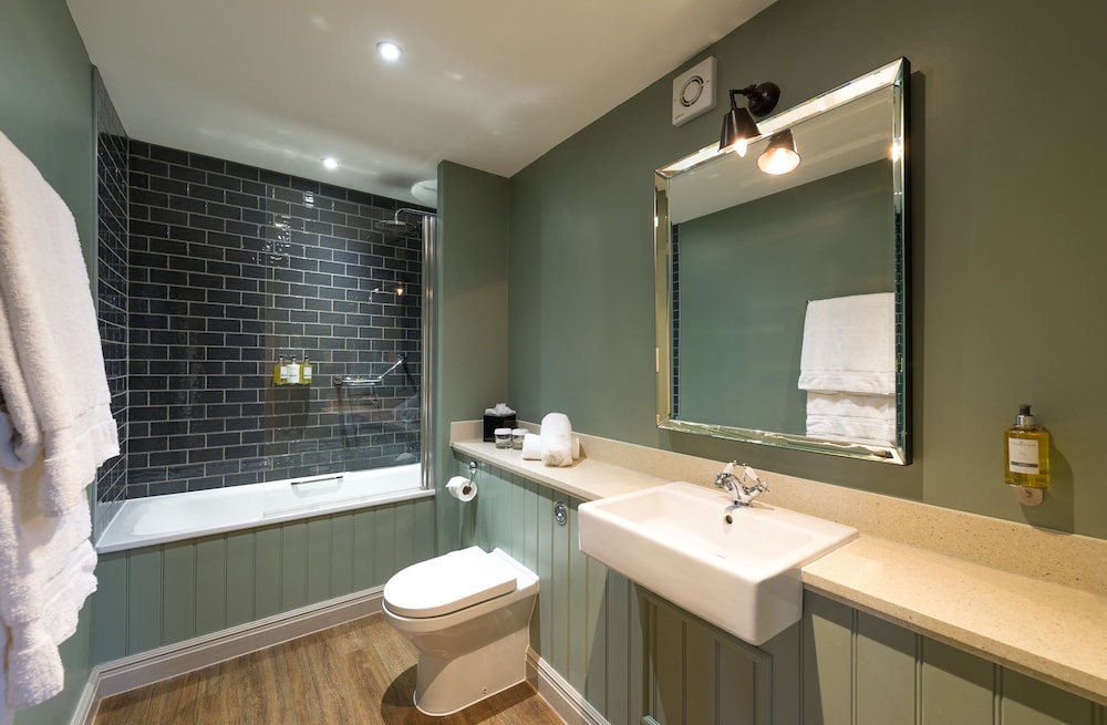 The Crown Manor House Hotel 6/42