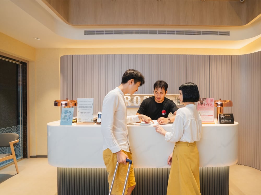 Royal Rose Hotel Zhongshan 34/44