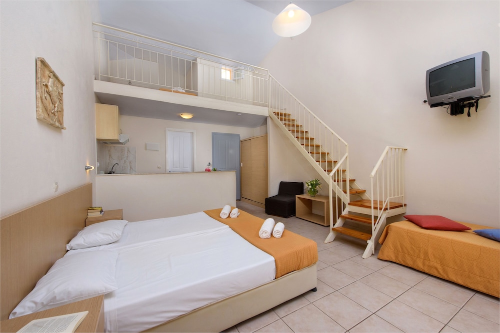 Olympion Village Hotel 10/50