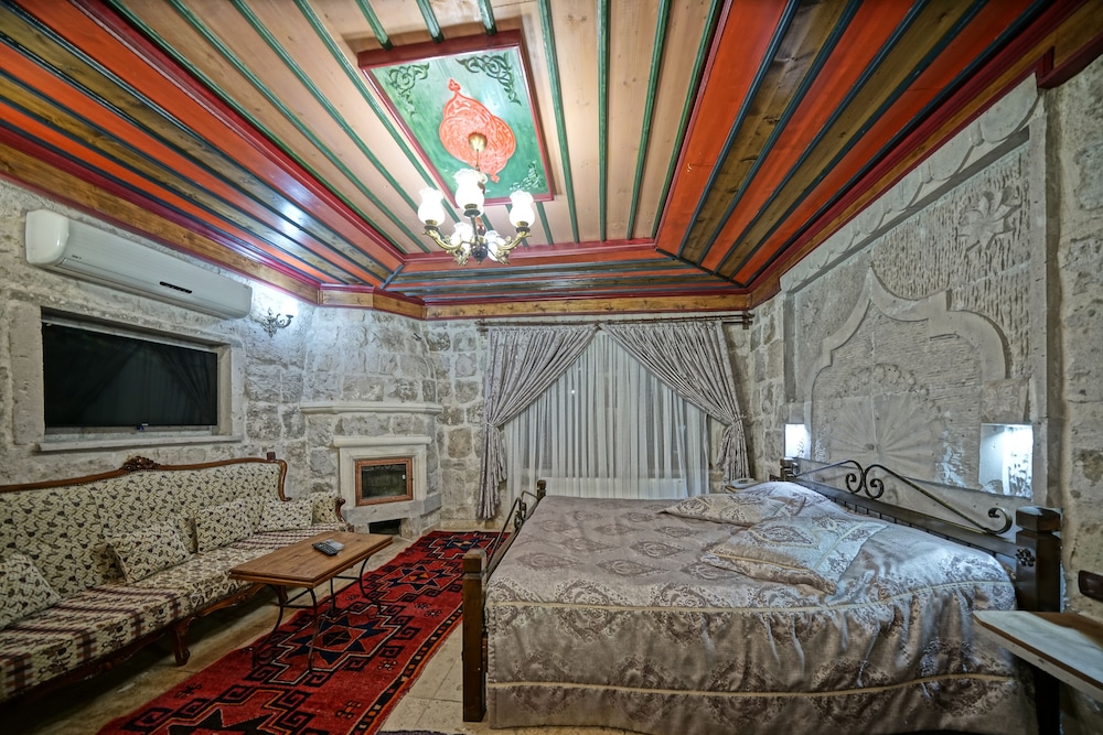DELUXE, DOUBLE BED