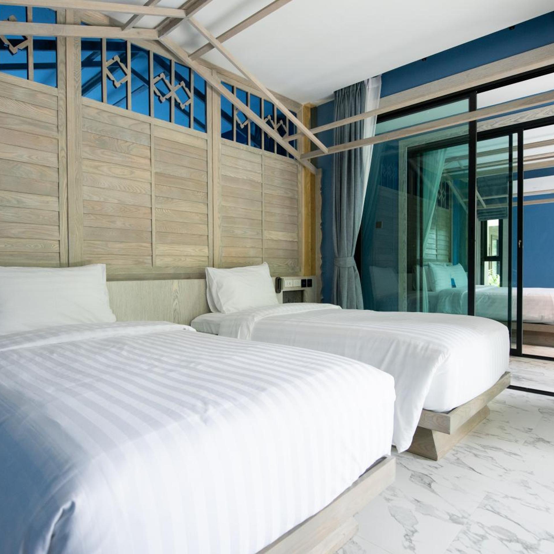 Grand, Pool, Stone, Suite