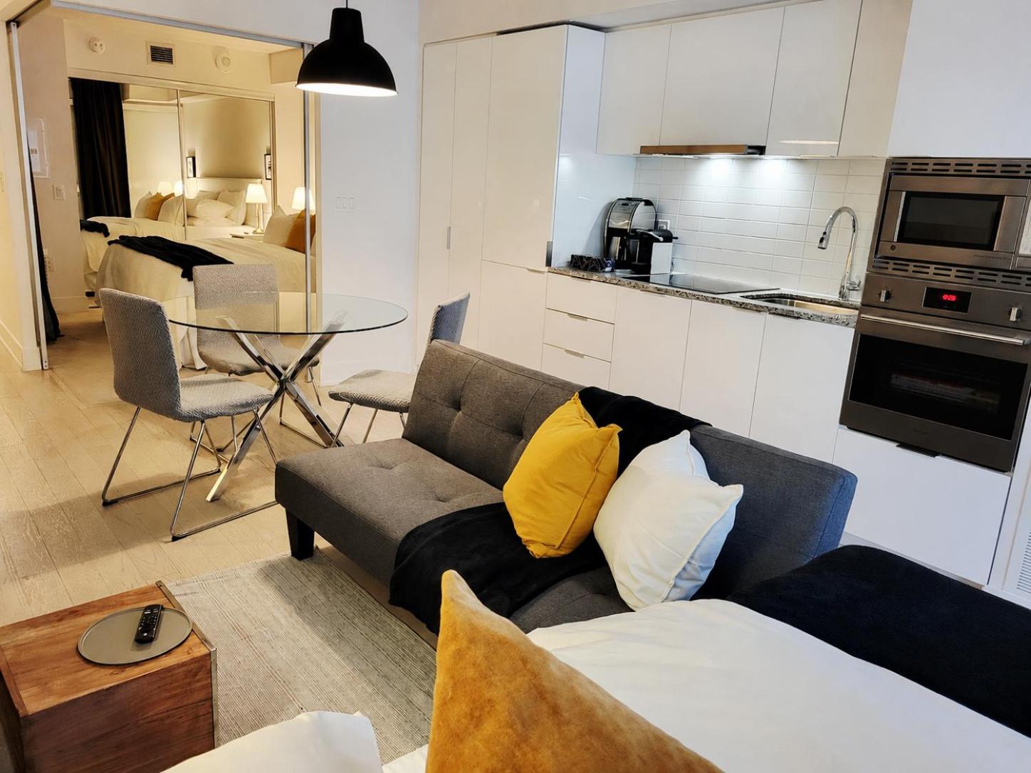 Stylish Downtown Toronto Residential Hotel 33/50