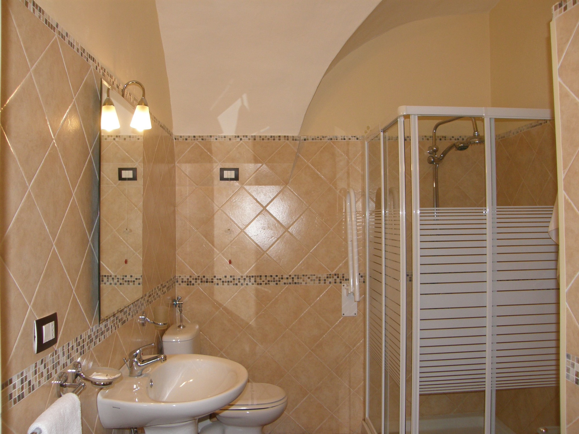 Economy, Single, Single Bed, City View, External Bathroom