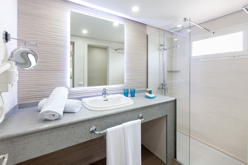 Sol Barbacan Apartments 15/72
