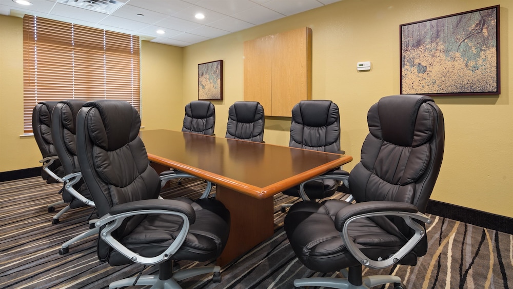 Best Western Plus Birmingham Inn & Suites 35/37