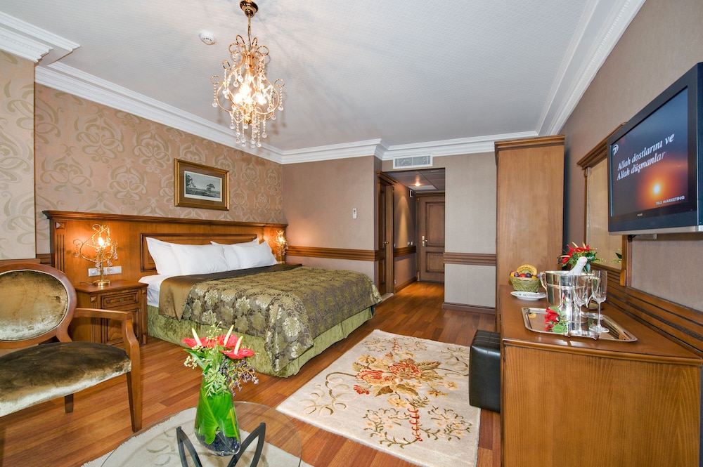FERMAN HOTEL 11/72