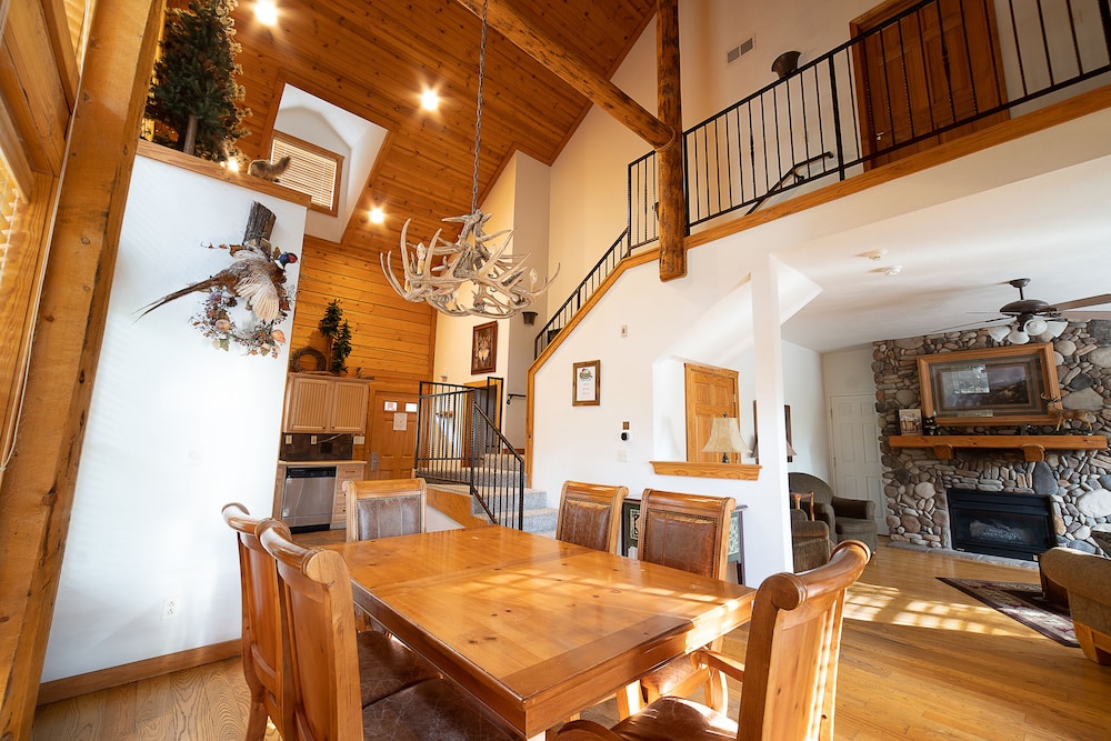 Cabins At Grand Mountain By Thousand Hills Resort 9/49