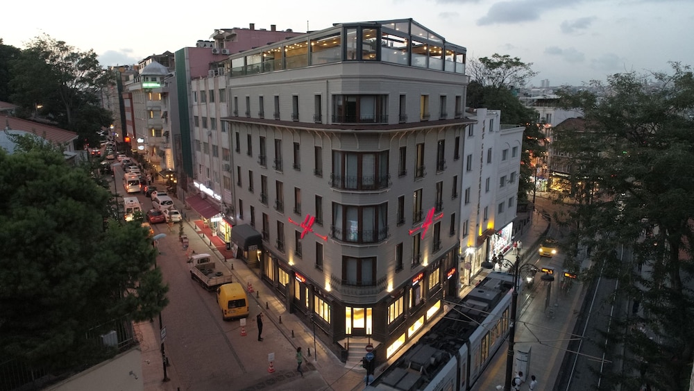 Idylle Hotel 4/74