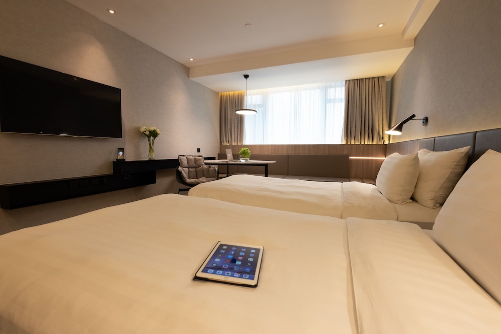 Nathan Hotel 6/72
