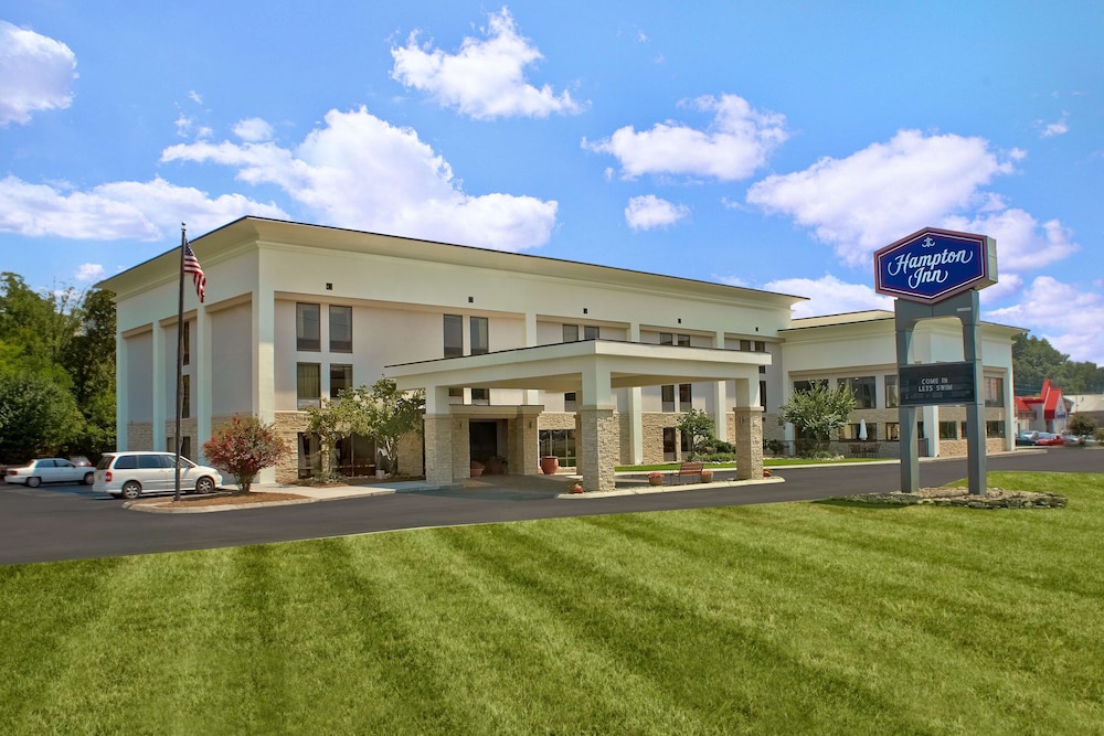 Hampton Inn Sevierville 1/43