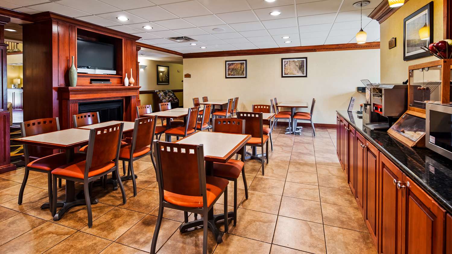 Best Western Plus Strawberry Inn & Suites 26/31