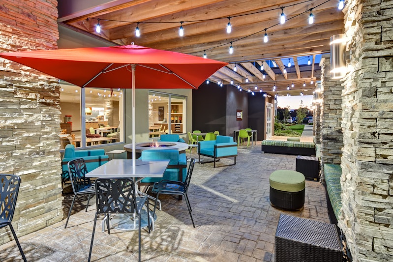 Home2 Suites by Hilton Springfield North 42/57