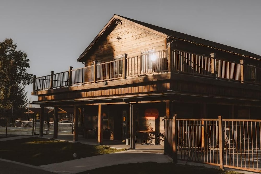 Teton Valley Resort 6/50