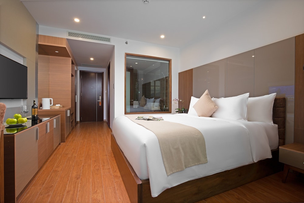 Deluxe, King Bed, Bay View