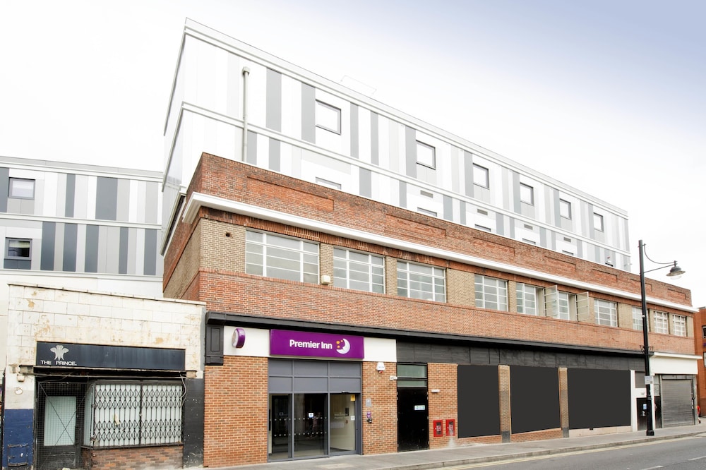 Premier Inn London Brixton Hotel in LONDON