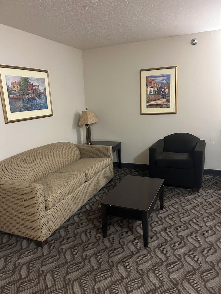 Wyndham Garden Madison Fitchburg 46/69