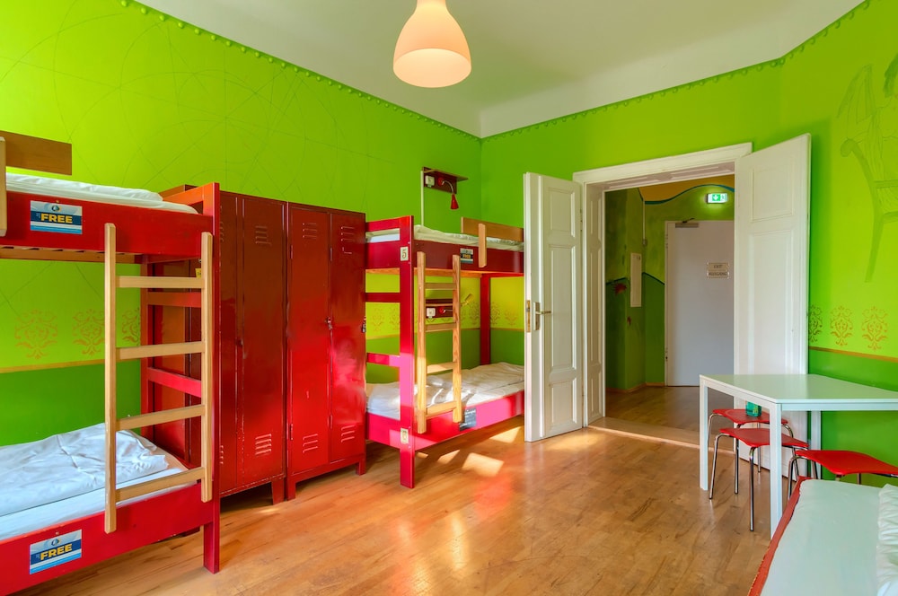 Hostel Mondpalast 68/73