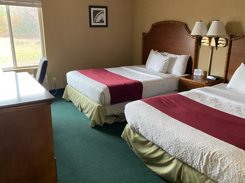 Hometown Inn 21/50