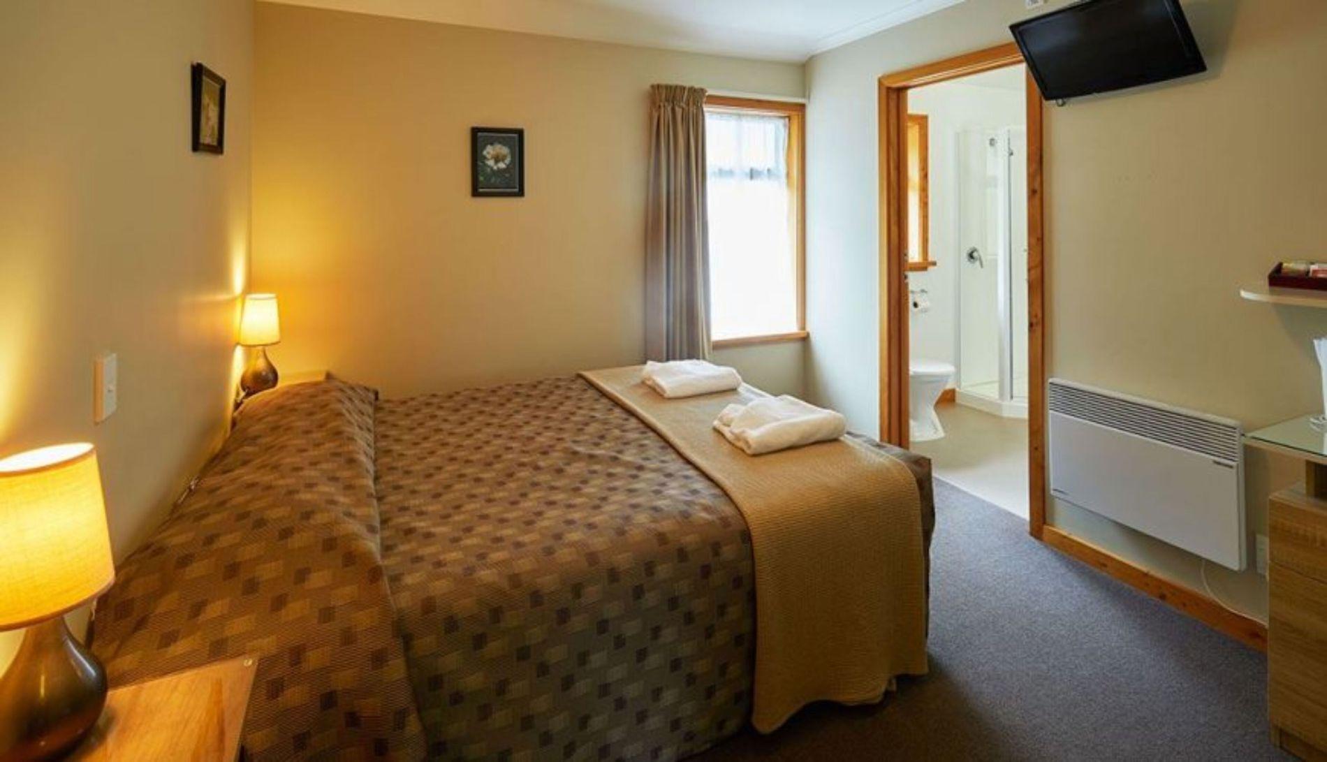 Room, Rear View, No View
