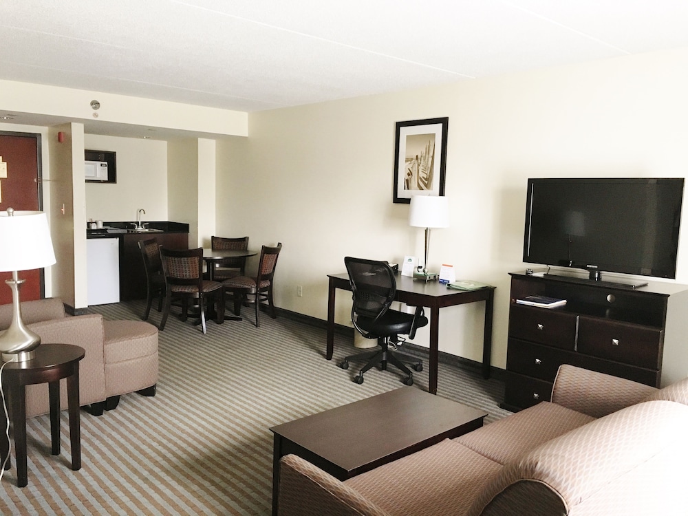 Wingate By Wyndham Wilmington 43/56