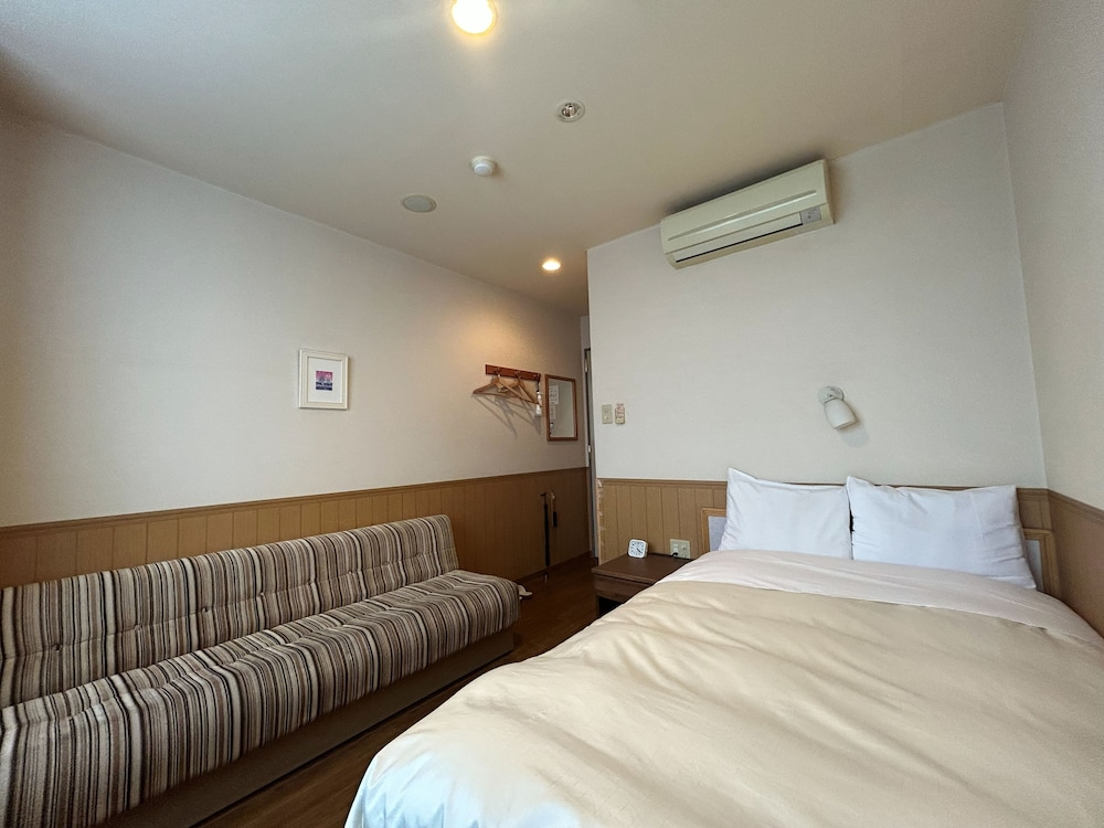 Lasting Hotel 15/50