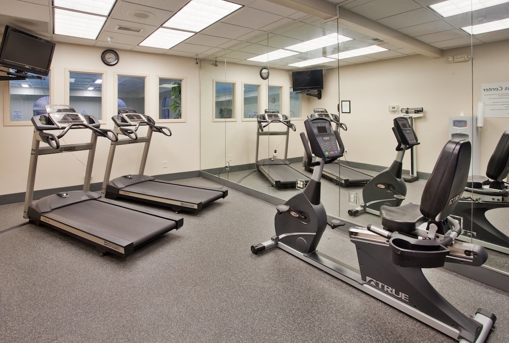Holiday Inn Express Hotel Suites Beatrice 37/76