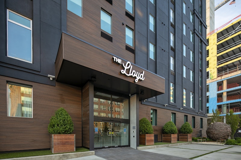 The Lloyd Stamford Tapestry Collection By Hilton 46/48