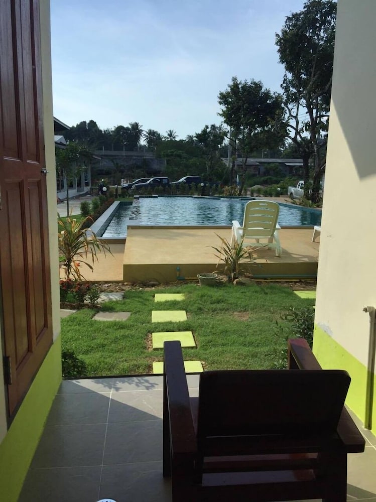 Morakot Lanta Resort 55/63
