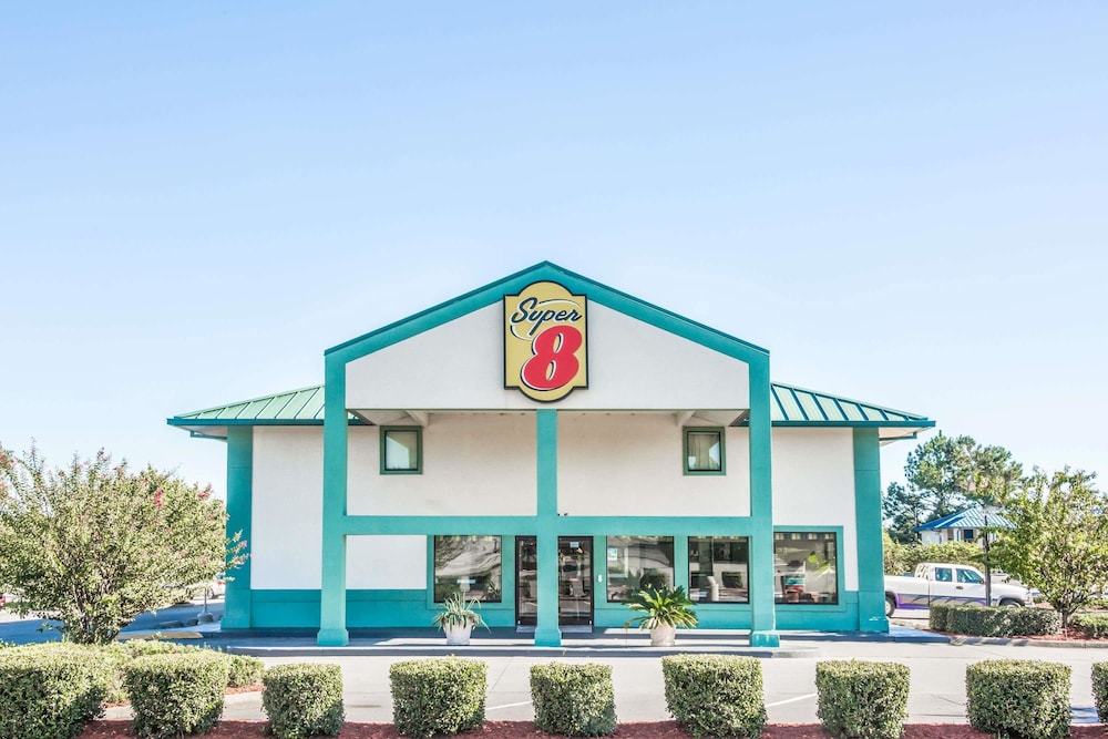 Super 8 By Wyndham Valdosta Conf Center Area 1/37