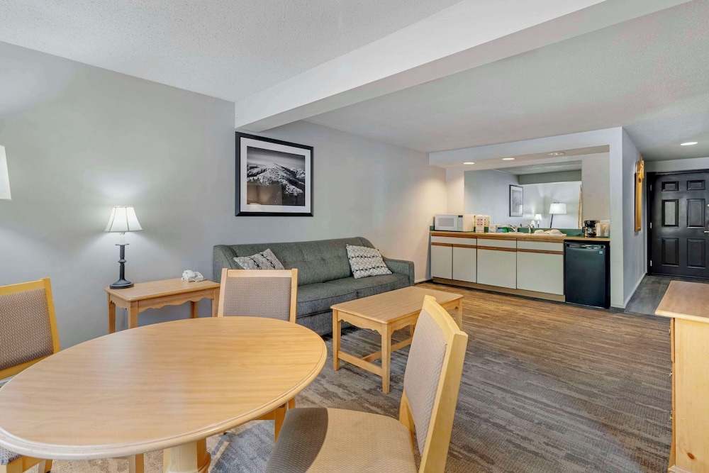 Green Granite Inn, an Ascend Collection Hotel 54/72