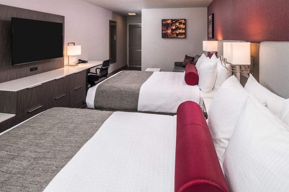 Best Western Plus Temecula Wine Country Hotel & Suites 18/34