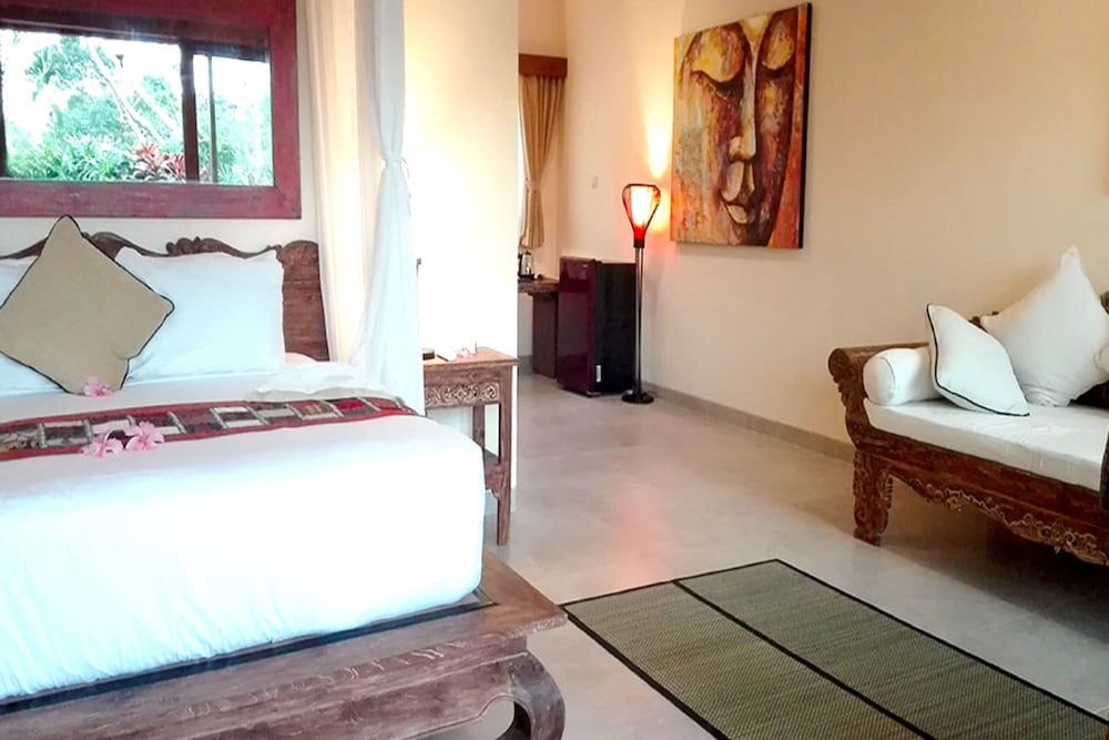 Villa Nirvana 40/81
