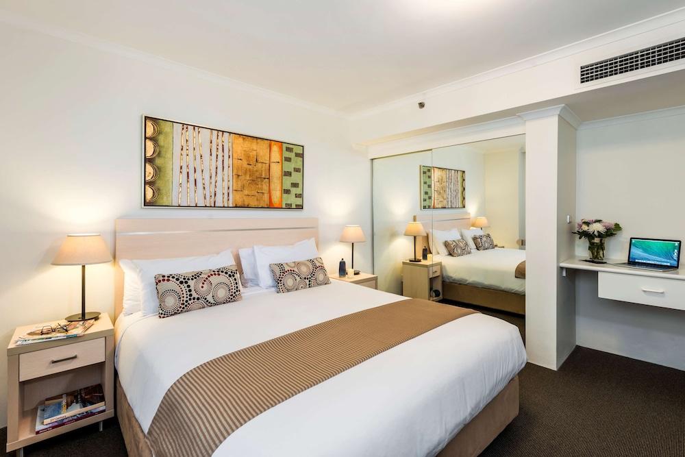 Oaks Sydney Castlereagh Suites 13/78