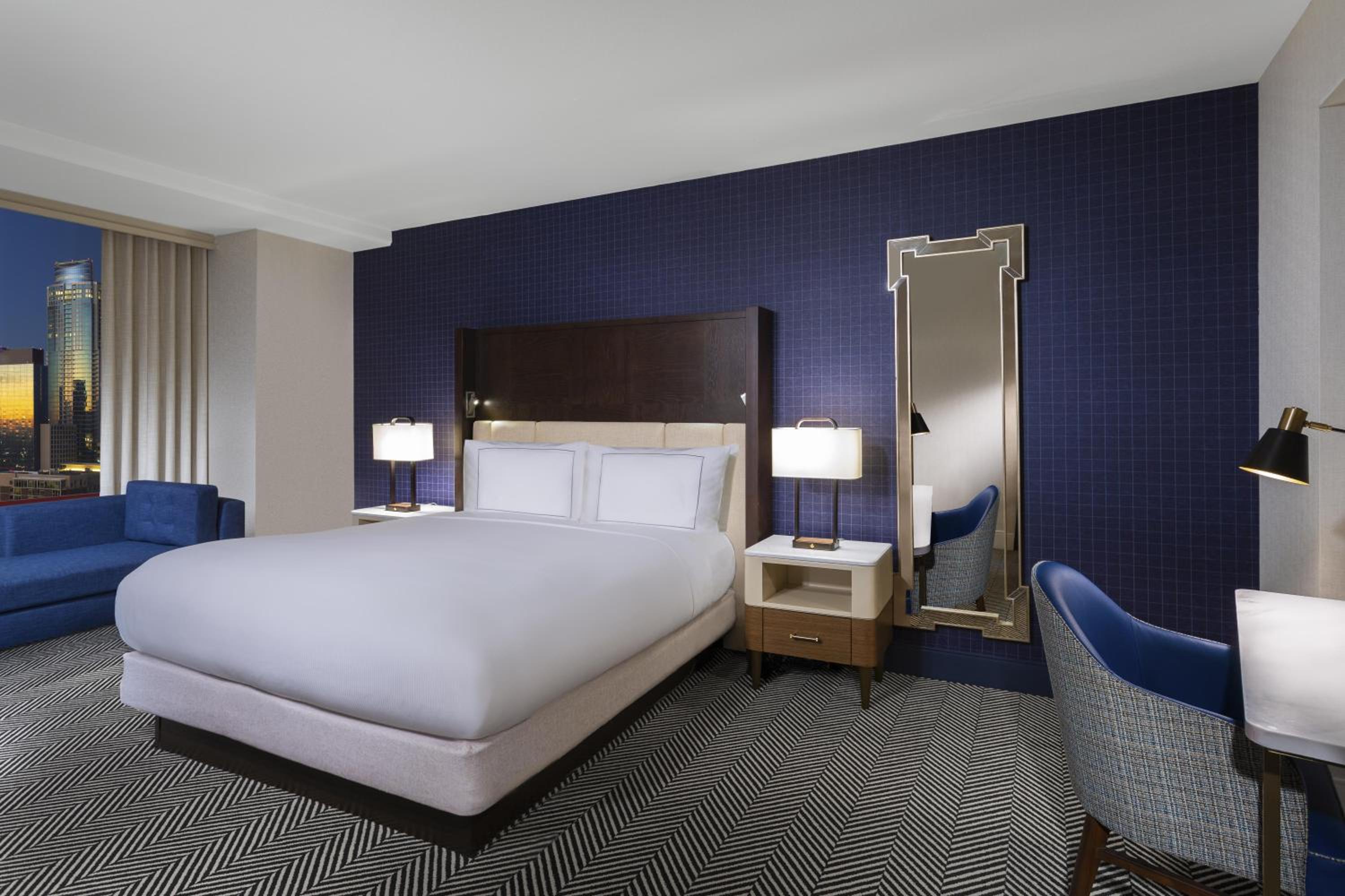 1 Bedroom, Capital, Suite, King Bed, Sofa, Bathtub, Accessible