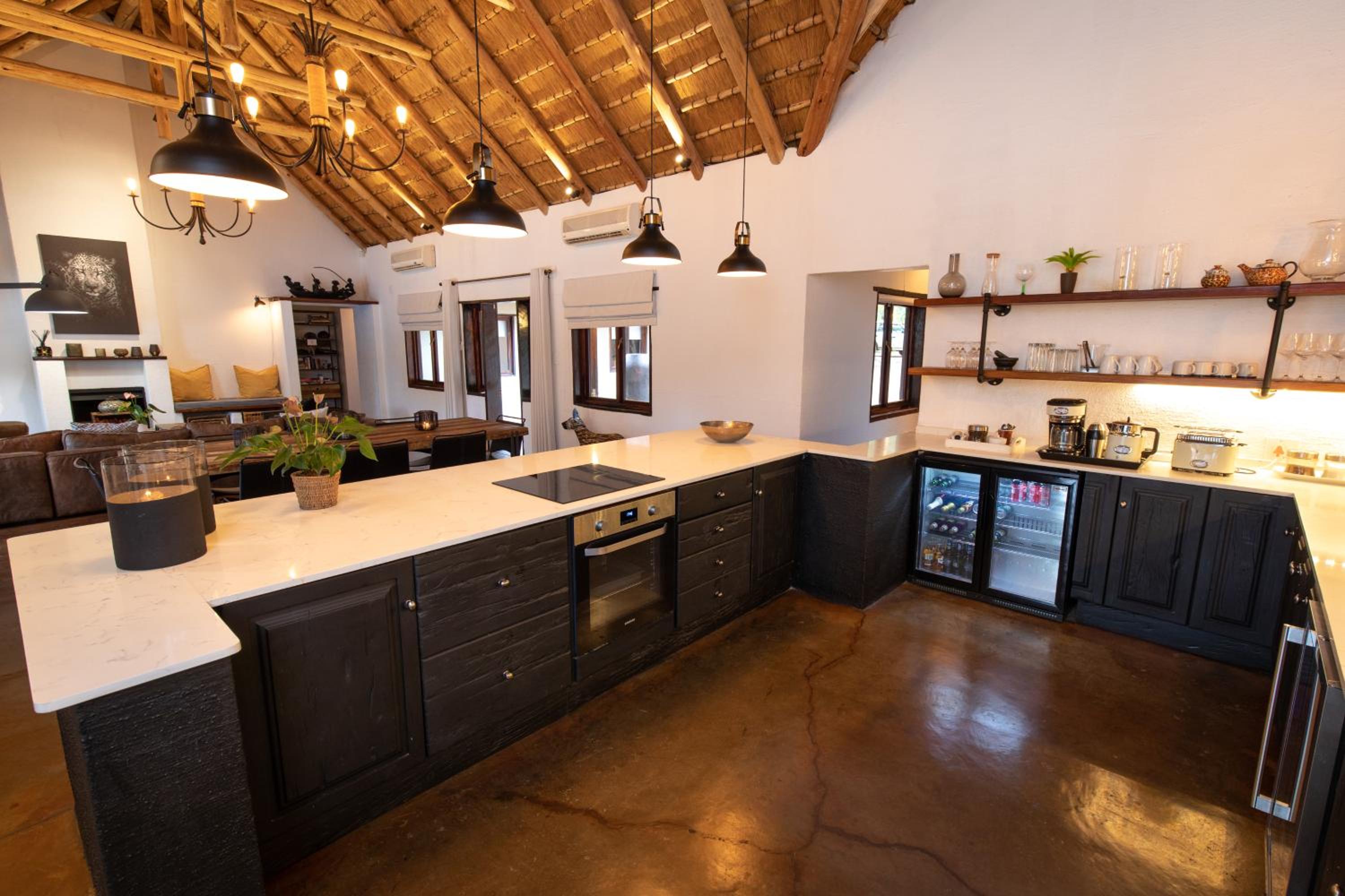 Kingly Bush Villa 20/36