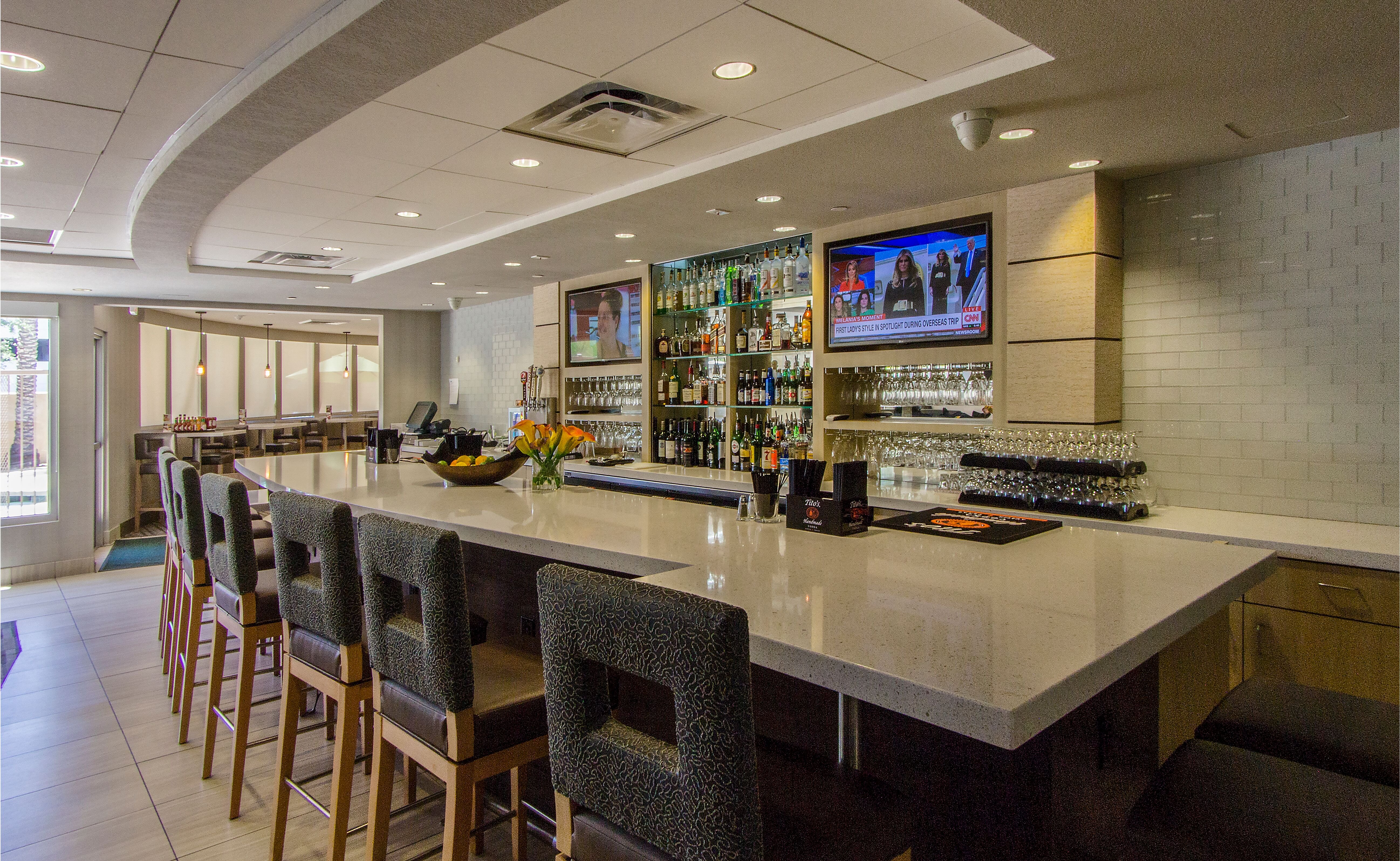 Holiday Inn And Suites Scottsdale North Airpark Ex Wingate By Wyndham Scottsdale 34/50
