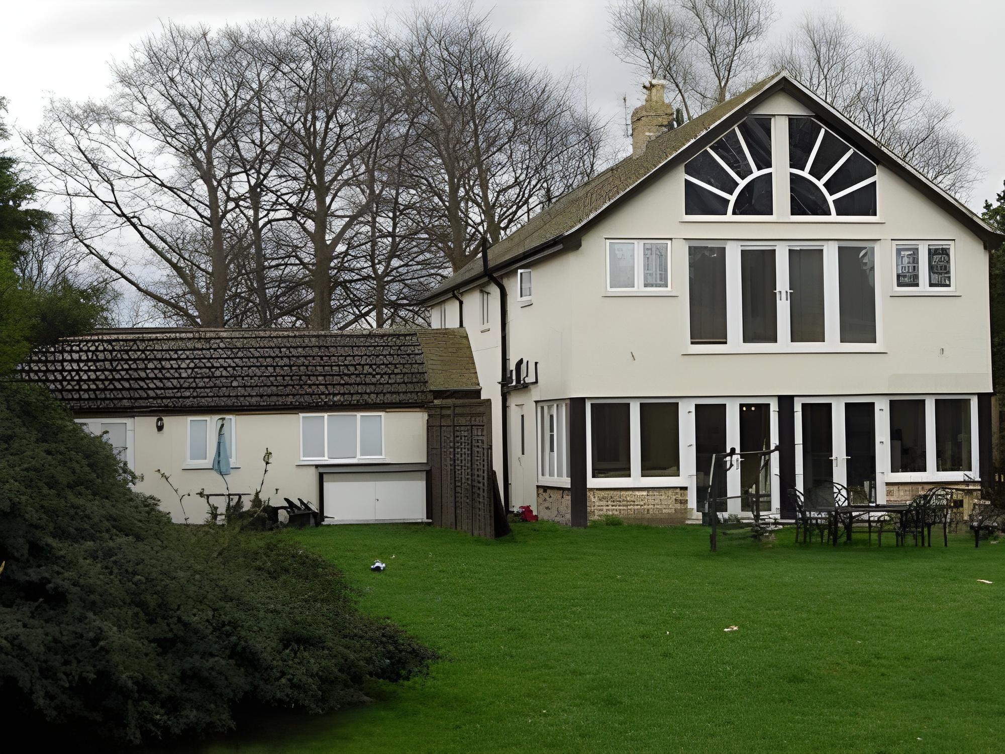 The Brambles B&amp;B 17/23