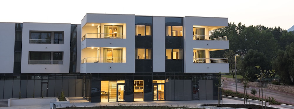 Maistra Select Premium Apartments Srebreno in ZUPA DUBROVACKA
