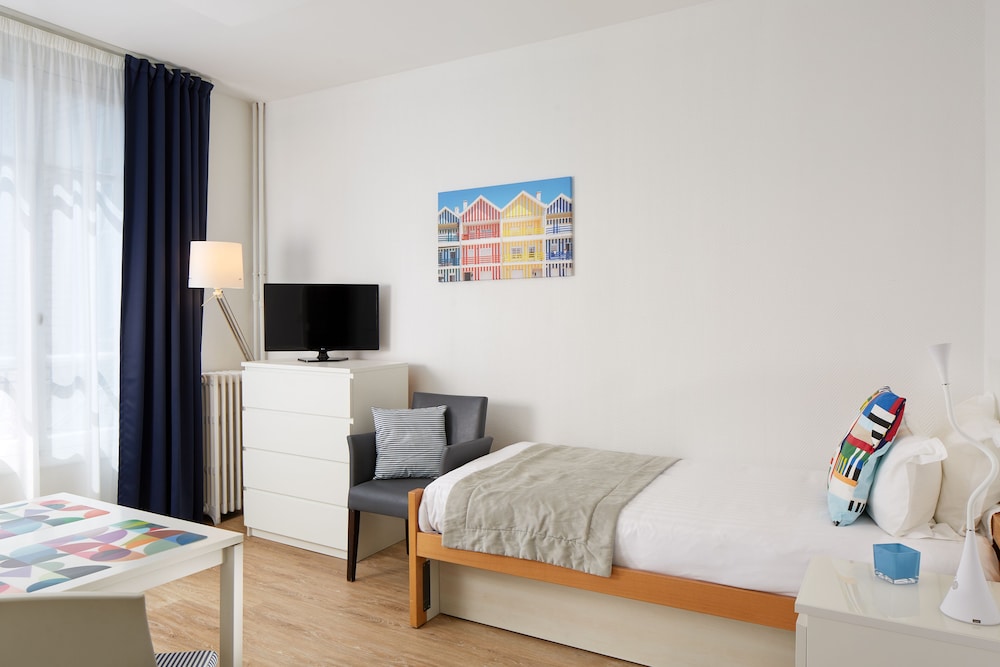 Hotel Residence Paris Asnieres 25/68