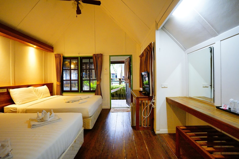 Apple Beachfront Resort 29/69