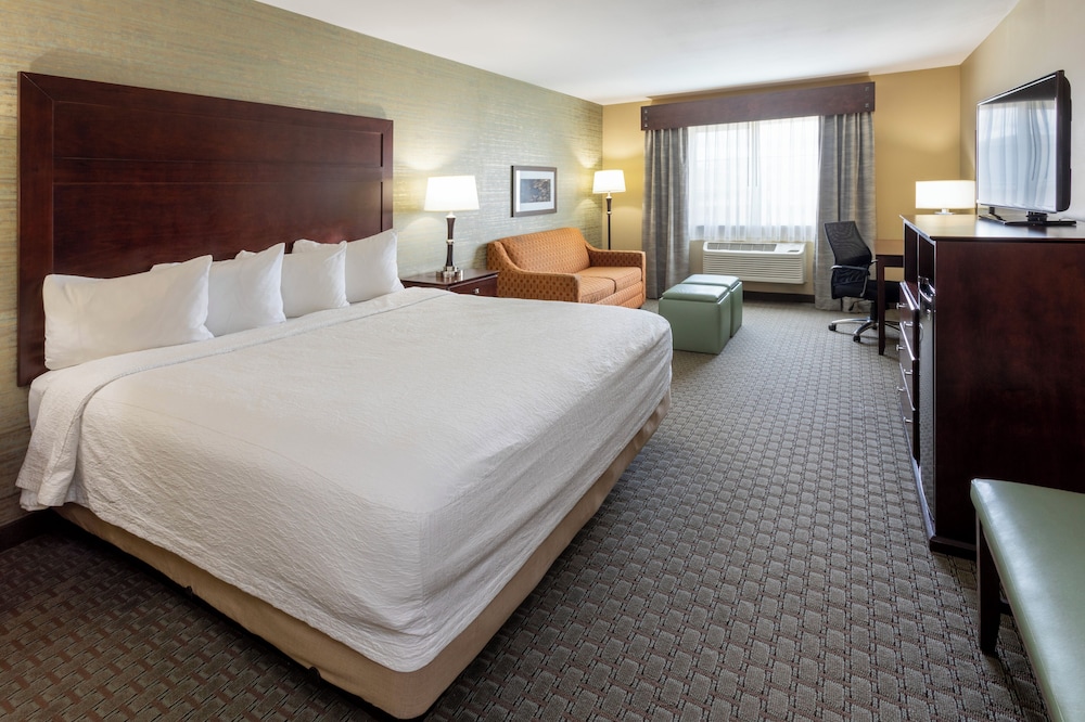 Grandstay Hotel And Suites Morris 13/52