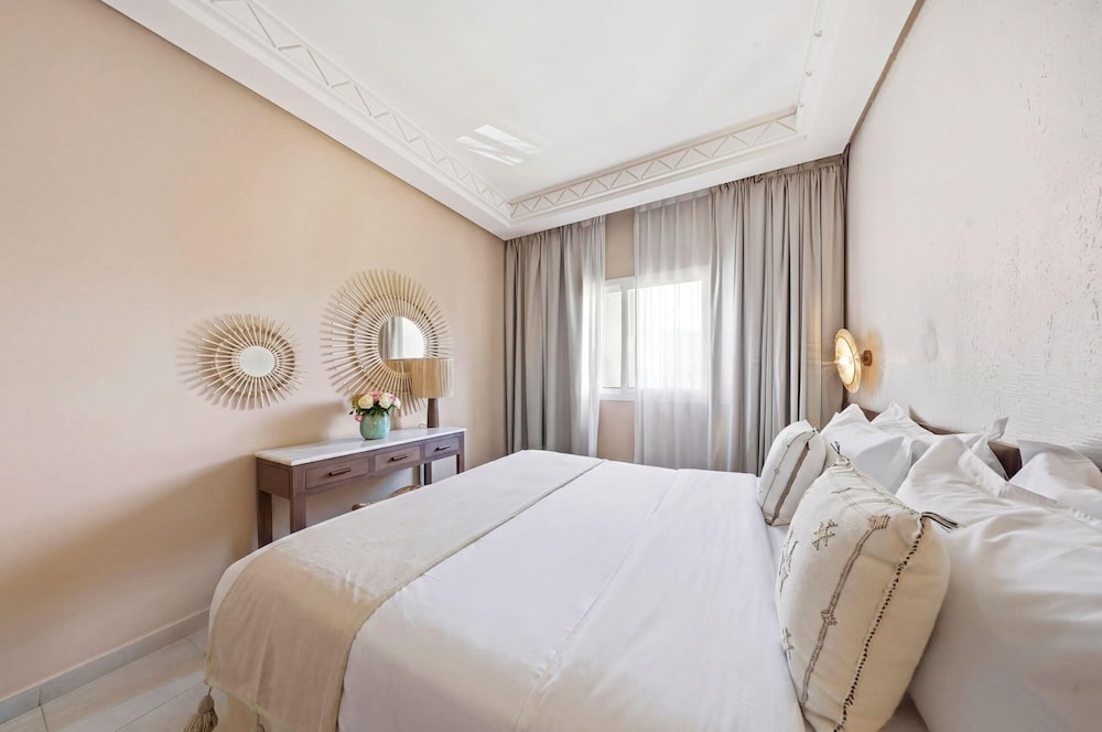 Paradis Plage Surf Yoga Spa Resort 23/83