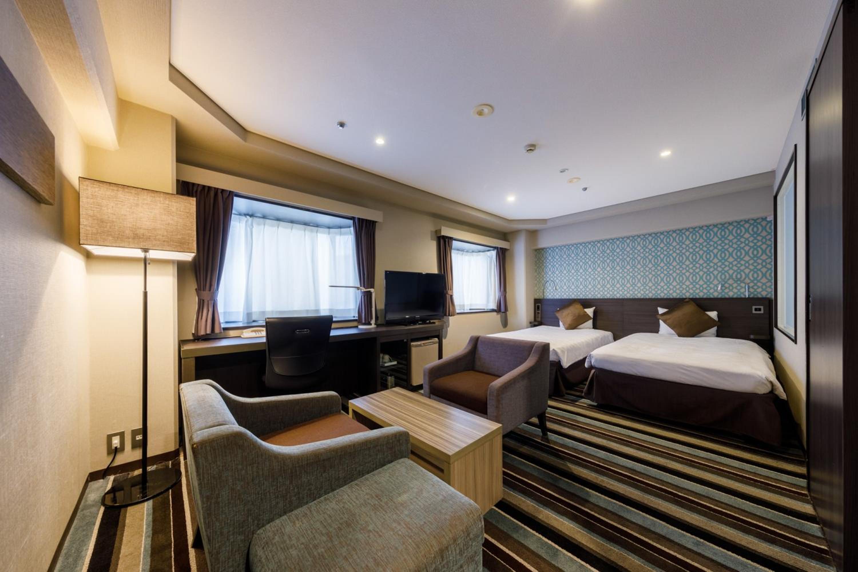 ROOM, TWIN BEDS, LOUNGE ACCESS, LARGE
