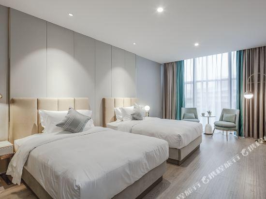 Jane & Joy Hotel 19/33